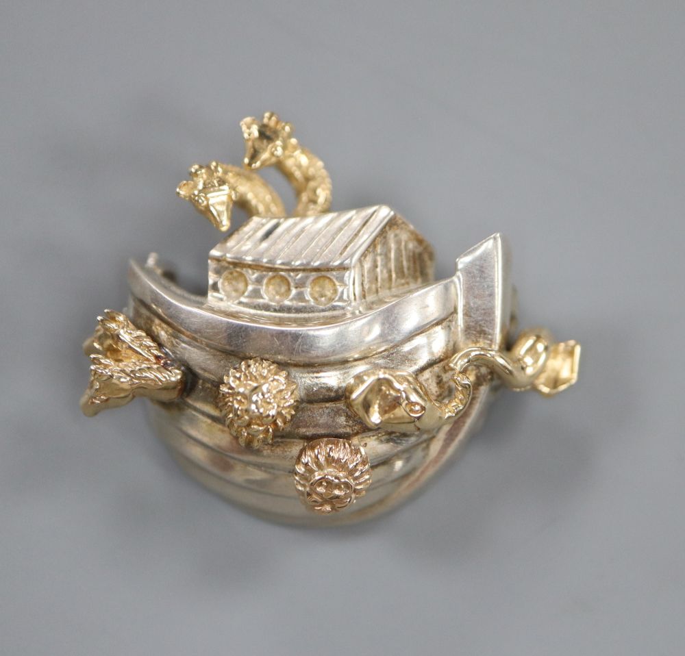 A modern 14k and sterling novelty brooch, modelled as Noahs Ark, 35mm, gross 13.3 grams.